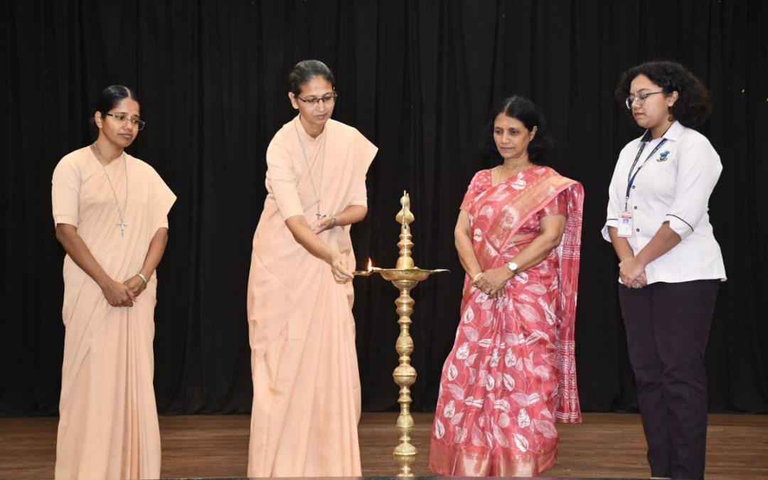 College Begins New Academic Year with Words of Wisdom